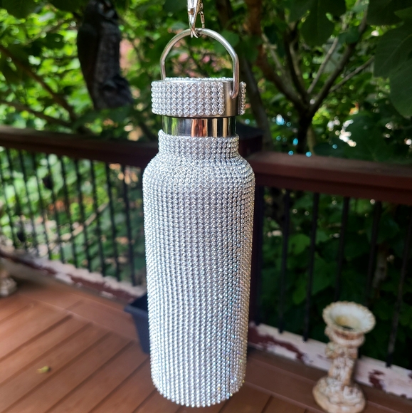 Blinged out water bottle with a chain - Picture 8 of 9